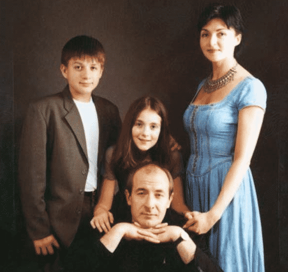 Влад Топалов: біографія, особисте життя, дружина, діти