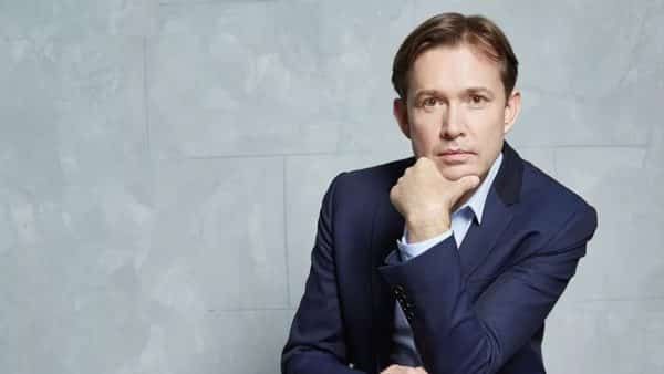 Олег Погудин: біографія, особисте життя, сім' /></p>
<p>Через закритості особистому житті артиста час від часу навколо його імені відбуваються скандали в жовтій пресі. У 2013 році стала з’являтися інформація про те, що у нього роман з відомої московської артисткою гумористичного жанру — Катериною Павлової. Вони разом з’являлися ресторанах, їздили відпочивати в Монако і на Кіпр. Деякі журналісти їх навіть одружили, але ця виявилася неперевірена інформація.</p>
<p><img src=