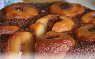 Рецепт приготування пирога з яблуками – швидко та дешево