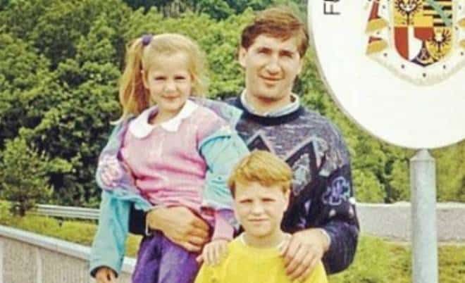 Марія Кожевнікова: біографія, сім' /></p><p><strong>Цікаво! </strong></p><p>Батько Марії Олександр Кожевников є дворазовим чемпіоном Олімпійських ігор. Він майстер спорту.</p><p><noscript><img decoding=