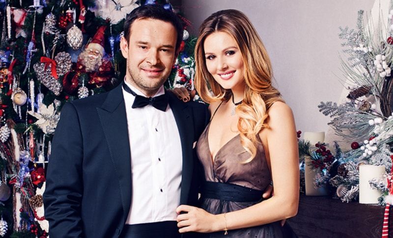 Марія Кожевнікова: біографія, сім' /></p><p>У 2010 році молода актриса завела новий роман, але це сторінка в біографії Марії Кожевнікова теж не увінчалася успіхом. Керівник комплексу &laquo;Манеж&raquo; в Москві і актриса хотіли одружитися, але задуматися не виконали.</p><p>View this post on Instagram</p><p> Я не відзначаю 8 березня, хоча чоловік розбудив запахом від величезного букета троянд … &#55356&#57145&#55356&#57145&#55356&#57145&#55356&#57145&#55356&#57145&#55356&#57145&#55356&#57145&#55356&#57145&#55356&#57145&#55356&#57145&#55356&#57145&#55356&#57145&#55356&#57145&#55356&#57145&#55356&#57145&#55356&#57145 &#55356&#57145но мені так добре, від того що всі дівчатка, дівчата і жінки з посмішками, квітами і подарунками! А чоловіки уважні, люб’язні і з блиском в очах! Ось так би і решту 364 днів, і точно багато б змінилося! Хочу в цей день, як і в будь-який інший, побажати всім # Любові! Безмежної і всеосяжної, до себе і до ближнього! І в честь прекрасного весняного дня, хоча у нас дуже холодно, через кілька годин, я разом зі своєю новою знайомою, зможу здійснити мрію одного зі своїх передплатників! А для чесності ми вирішили, що переможця виберете Ви самі!</p><p>A post shared by Кожевникова Марія (@mkozhevnikova) on Mar 8, 2019 at 1:14 am PST</p></p><p>У 2011 році відбулася доленосна зустріч Марії Кожевнікова з її майбутнім чоловіком бізнесменом Євгеном Васильєвим. У 2013 році прекрасна пара узаконила свої стосунки. В біографія Марії Кожевнікова з’явилася головна сторінка про її особисте життя, про чоловіка і про дітей. Потім у Марії та Євгена з’явилися діти. У 2014 році народився Іван, в 2015 Максим, в 2017 році у Марії та Євгена народився ще один син, однак пара поки не розкриває його ім’я.</p><p><noscript><img decoding=