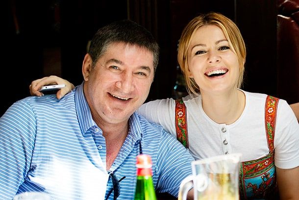 Марія Кожевнікова: біографія, сім' /></p><p>У 2002 році вона була учасницею групи Ліцей, однак своє життя з цією професією вона пов’язувати не стала.</p><h2>Де вчилася Марія Кожевнікова</h2><p>З огляду на всі переваги актриси і все області діяльності, яка Марія встигла охопити, складно припустити, в який навчальний заклад ходила дівчина.</p><p><noscript><img decoding=