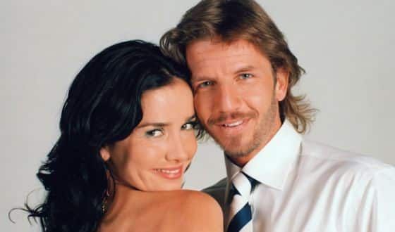 Наталія Орейро: біографія, особисте життя, сім' /></p><p>Але в 2001 році вона зустрічає рок-зірку групи «МАМ» Рікардо Мольо. Роман був швидкоплинним, вже в кінці року пара одружилася. Наталія Орейро і її чоловік замість кілець зробили татуювання на пальцях. Різниця в 20 років їх анітрохи не бентежила</p><div class='code-block code-block-5' style='margin: 8px 0; clear: both;'> <script async src=