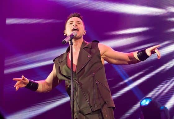 Сергій Лазарєв: біографія, сім' /></p><p>У 2016 році Сергій вирушив підкорювати Європу на конкурс &laquo;Євробачення&raquo;. Там він зайняв третє місце, і багато глядачів були не згодні з цим рішенням, ходили навіть чутки, що перемога України була купленої. І ось в 2019 Лазарєв знову відправиться на &laquo;Євробачення&raquo;. Чи вдасться йому в цей раз підкорити європейську сцену? Дізнаємося про це зовсім скоро.</p><p>View this post on Instagram</p><p> Big Love Show 2019! @loveradioofficial! Свято до Дня всіх закоханих !! ❤️ #sergeylazarev # сергейлазарев #loveradio</p><p>A post shared by Sergey Lazarev (@lazarevsergey) on Feb 10, 2019 at 1:31 am PST</p></p><h2>Особисте життя Сергія Лазарєва</h2><p>Уже давно в пресі активно обговорюється активно особисте життя Сергія Лазарєва. Те говорять про роман з Кудрявцевою, як про просте піарі, то припускають про нетрадиційну орієнтацію співака, то обговорюють сина Сергія. Як же все-таки складалися відносини Сергія з дівчатами насправді?</p><p><noscript><img decoding=